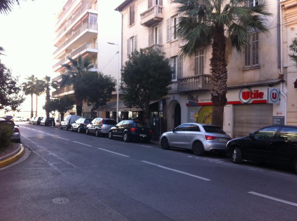 Amiral Courbet Apartment Juan-les-Pins Quarto foto